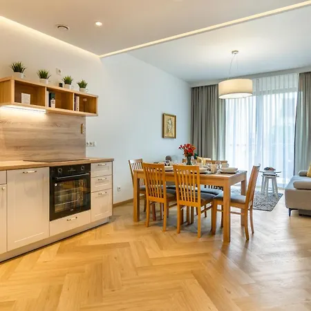 Comfy - Rodzinny Nadmorski Dwor I 10 Minut Plaza Apartment *