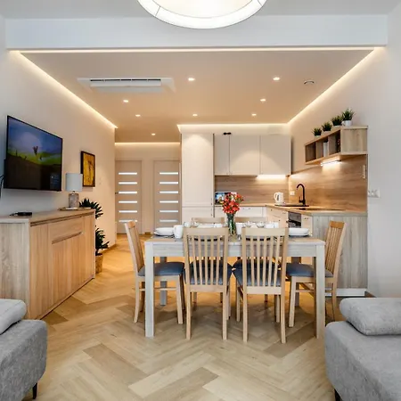 Apartment Comfy - Rodzinny Nadmorski Dwor I 10 Minut Plaza